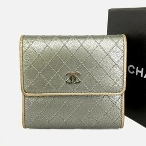 Chanel Bicolor Quilted Matelasse Cc Logo Bicolor L